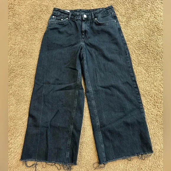 Pull&Bear High Rise Wide Leg Cropped Jeans Dark Black Size 6 - Picture 4 of 4